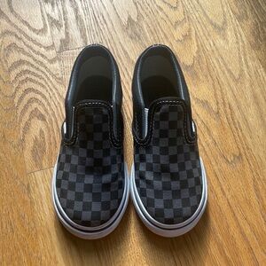 EUC Toddler Vans classic slip-on. Size 9